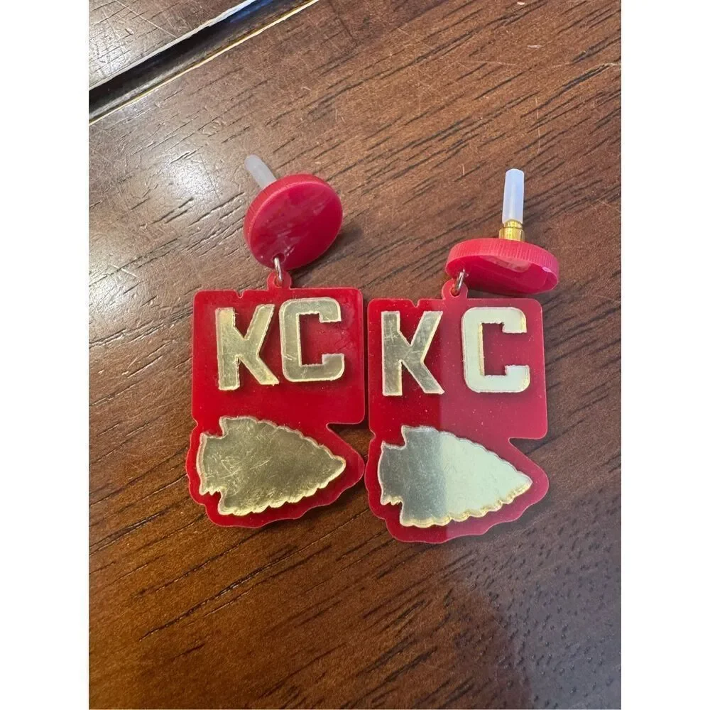 Woman’s new Kansas City chief earrings